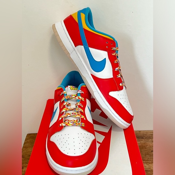 New in Box Nike Dunk Low QS
LeBron James Fruity Pebbles size 11.5 - Picture 2 of 3